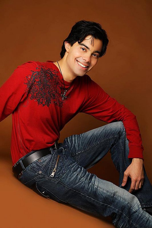 Date this voluptuous United States man Ricardo from St Louis US10177