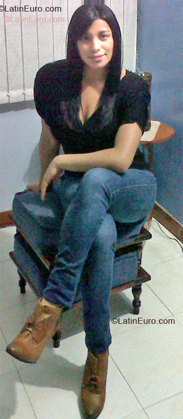 Date this good-looking Colombia girl Sonia from Bogota CO7231