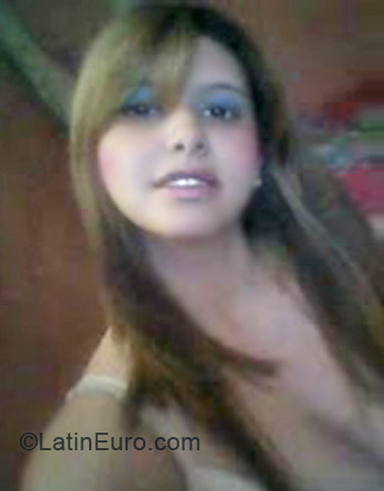 Date this pretty Brazil girl Julia from Arcoverde BR5582