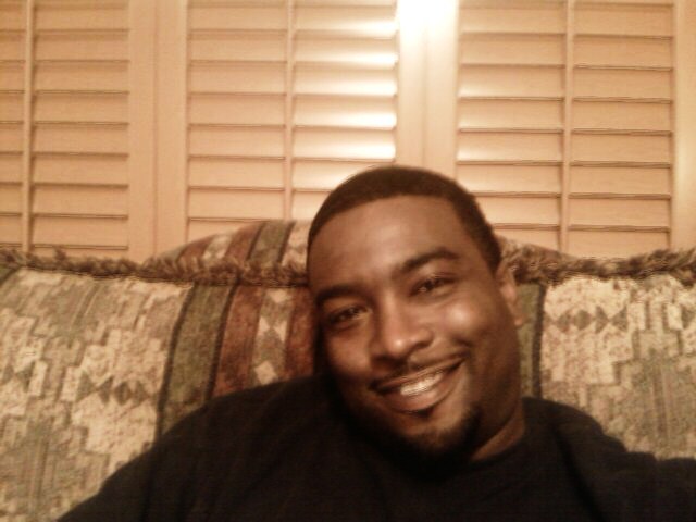 Date this young United States man Jsmoove from Pittsburg US10258