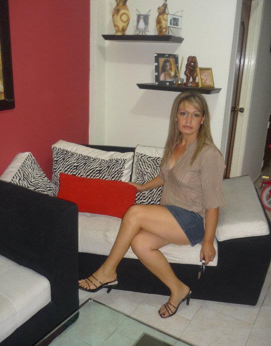 Date this lovely Colombia girl Irma from Cali CO7285