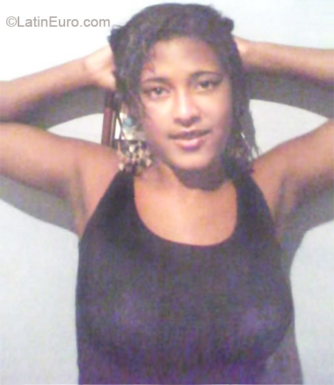 Date this fun Brazil girl Thaiane from Rio De Janeiro BR5632