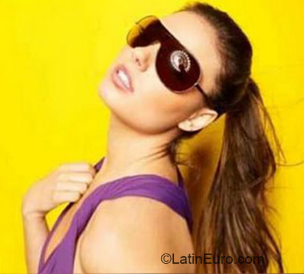 Date this sultry Brazil girl Giselle from Goiania BR5664