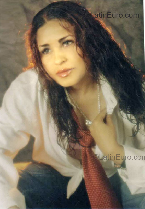 Date this attractive Colombia girl Piedad from Pereira CO7324