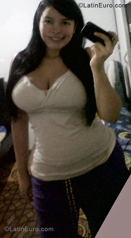 Date this passionate Colombia girl Diana from Buenaventura CO7370