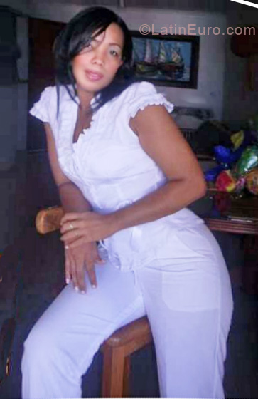 Date this sensual Colombia girl Liz from Cali CO7356