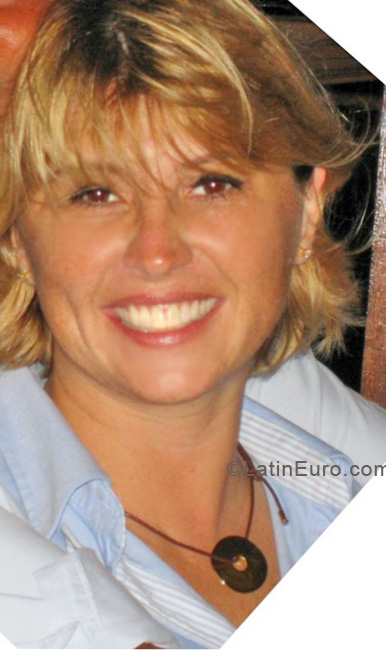 Date this athletic Brazil girl Gesilaine from Curitiba BR5785