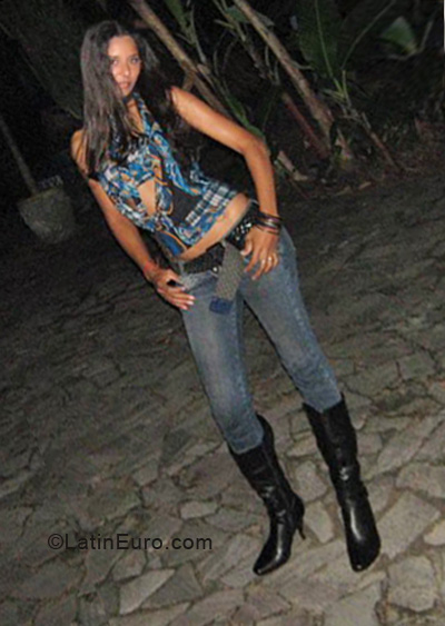 Date this foxy Brazil girl Paula from Porto Seguro BR5800