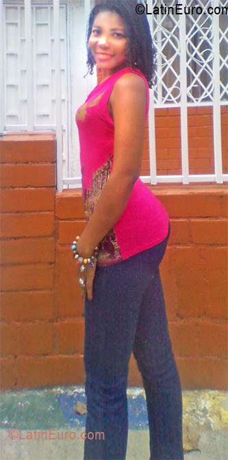 Date this sensual Colombia girl Patricia from Cali CO7566