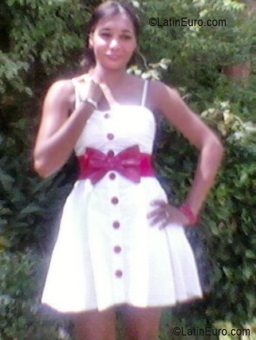 Date this beautiful Colombia girl Ana Milena from Buenaventura CO7407