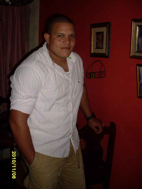 Date this nice looking Dominican Republic man Warning from Dajabon DO8317