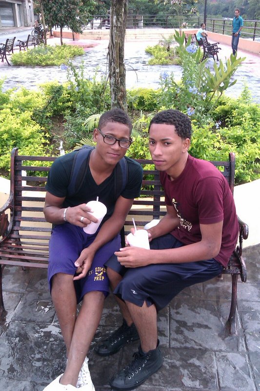 Date this nice looking Dominican Republic man Darwin from Bonao DO8333