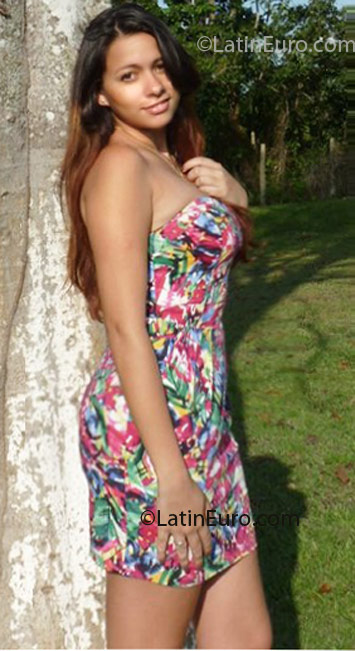 Date this nice looking Brazil girl Tabata from Recife BR5888