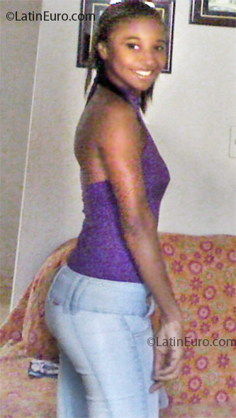 Date this delightful Brazil girl Valdirene from Nanuque BR5893