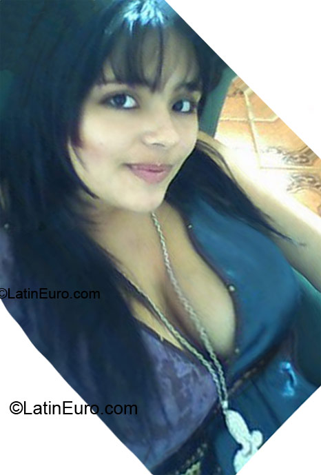 Date this beautiful Brazil girl Cassia from Goiania BR5900