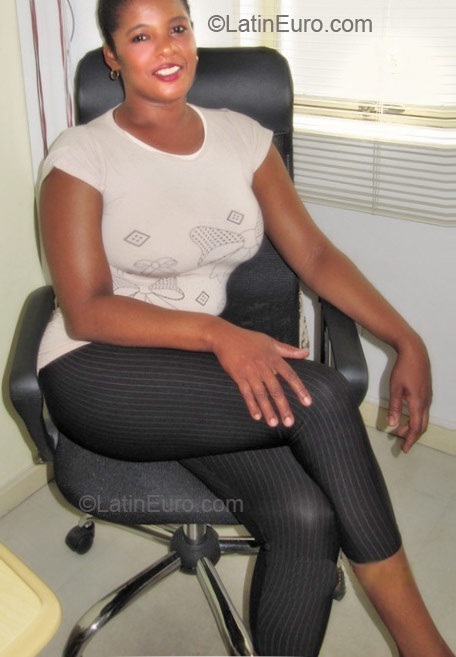 Date this delightful Brazil girl Graziella from Ponte Nova BR5901