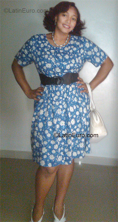 Date this attractive Dominican Republic girl Ruth from Barahona DO8701