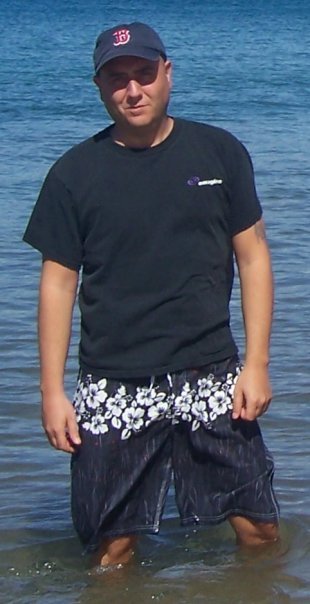 Date this gorgeous United States man Muzikman from Northampton US11037