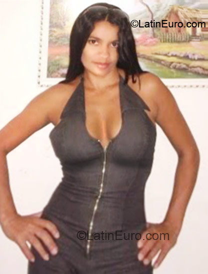 Date this funny Brazil girl Andrea from Sao Paulo BR5932