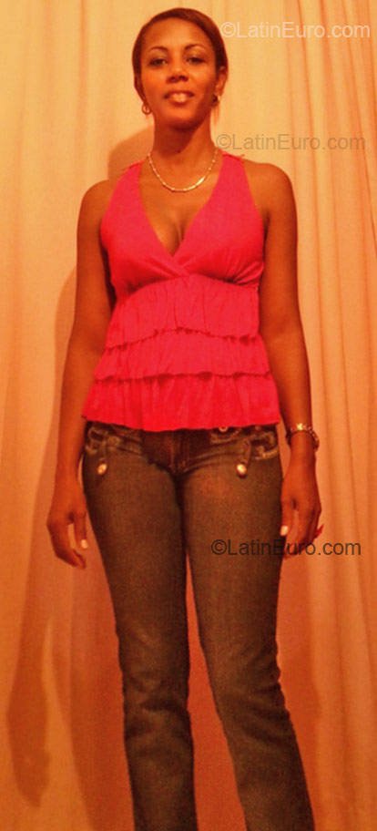 Date this attractive Colombia girl Yoli from Cali Valle CO7680