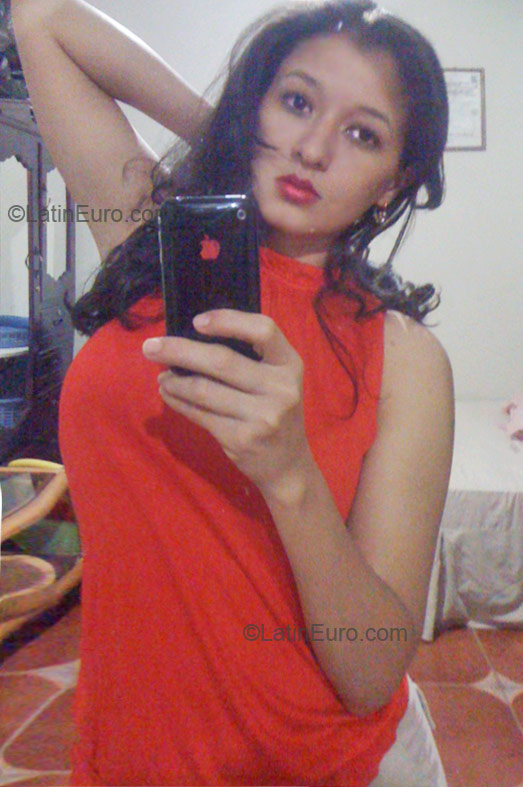 Date this funny Honduras girl Maria from Tegucigalpa HN378