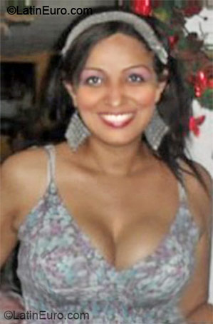 Date this cute Colombia girl Yelitza from Barranquilla CO7722