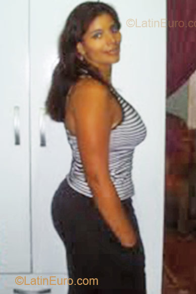 Date this voluptuous Brazil girl Roberta from Paulista BR5982