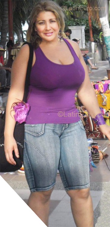 Date this hard body Colombia girl Yaneth from Cartagena CO7856