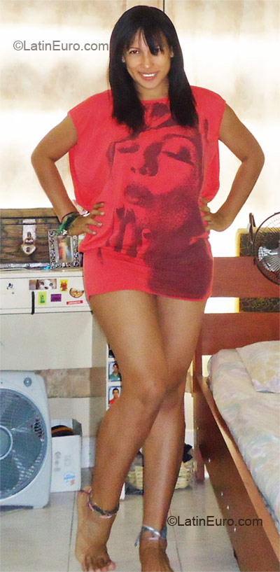 Date this pretty Colombia girl Ligya from Cali CO7888