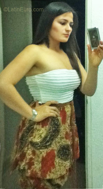 Date this georgeous Colombia girl Depa996 from Bogota CO7935