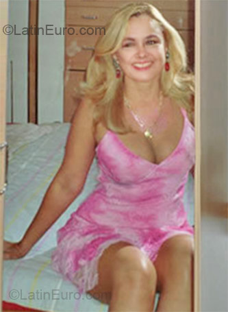 Date this tall Colombia girl Martha from Cartagena CO7967