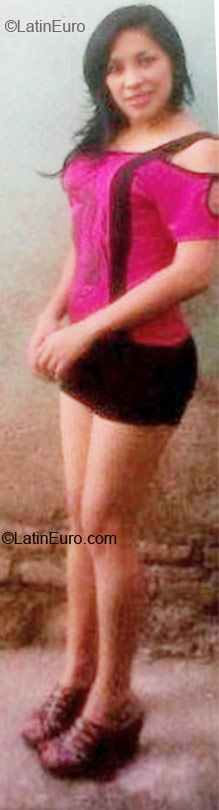 Date this attractive Honduras girl SEXY from Tegucigalpa HN406