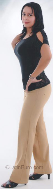 Date this pretty Colombia girl Maria Fernanda from Cali CO7983