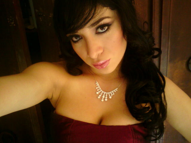 Date this voluptuous Colombia girl Estefanny from Medellin CO8001