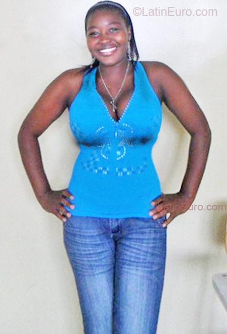 Date this charming Colombia girl Patricia from Medelln CO8003