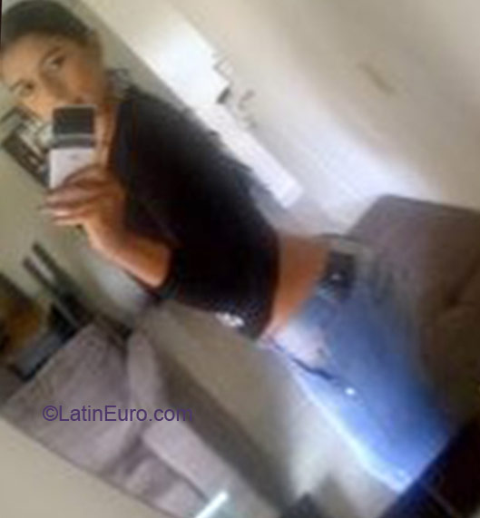 Date this voluptuous Colombia girl Natalia Andrea from Medellin CO8010
