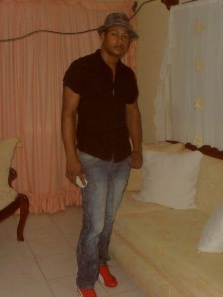 Date this nice looking Dominican Republic man Carlos manuel from Santo Domingo DO9476