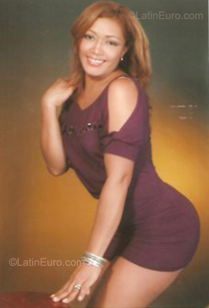 Date this good-looking Colombia girl Nacira from Cartagena CO8168