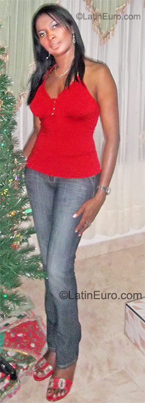 Date this pretty Colombia girl Ana from Cali CO8173