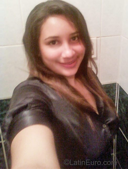 Date this happy Honduras girl Genesis from El Progreso HN442