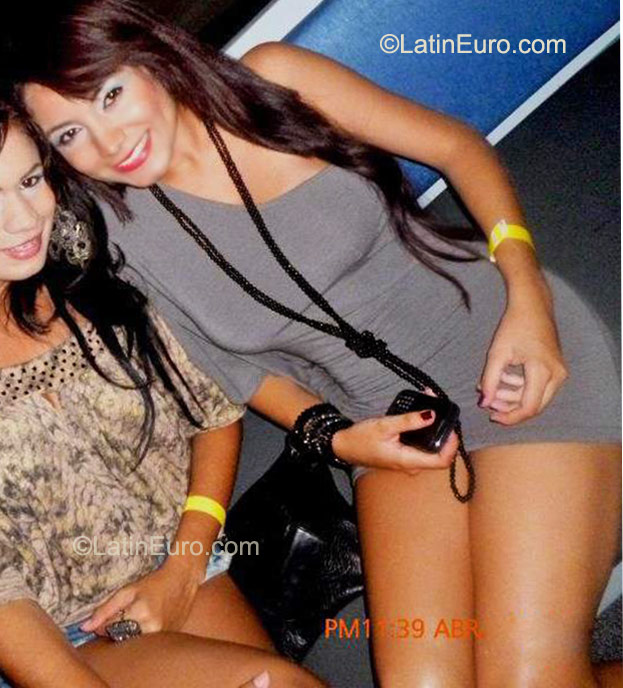 Date this georgeous Colombia girl Vanessa from Cartagena CO8281
