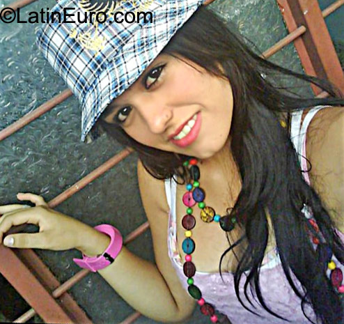 Date this beautiful Colombia girl Jenny from Tulua CO8304