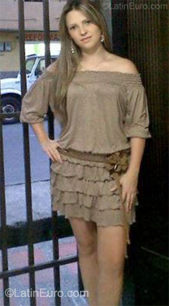 Date this nice looking Colombia girl Mary from Medellin CO8314
