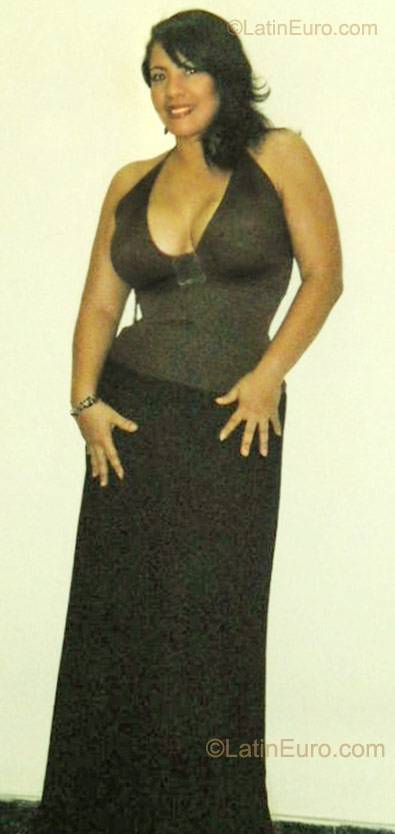 Date this voluptuous Colombia girl Amada from Barranquilla CO8315