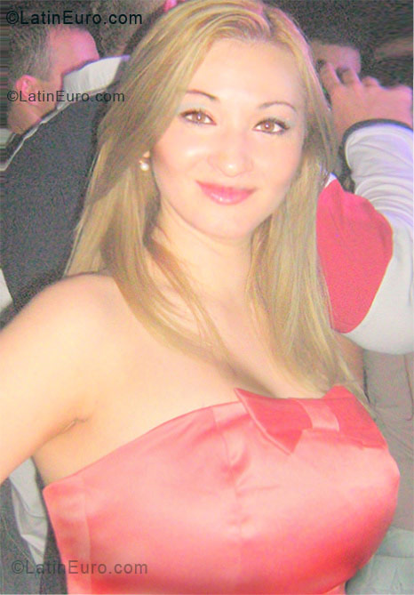 Date this voluptuous Brazil girl Sheila from Belo Horizonte BR8794