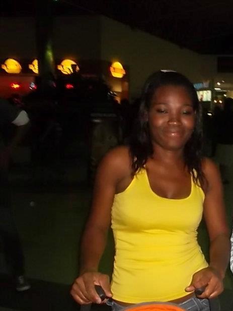 Date this nice looking Colombia girl Yoli1911 from Cali CO8321