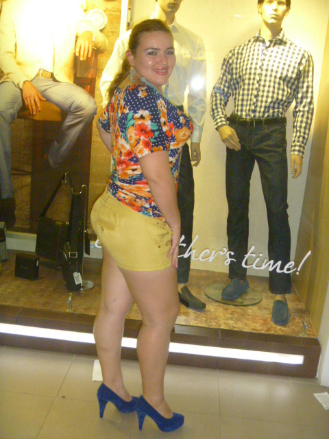 Date this sultry Colombia girl Nenita from Colombia CO8323