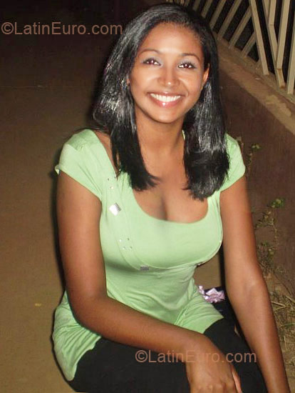 Date this sensual Brazil girl Cristiane from Sao Paulo BR6108