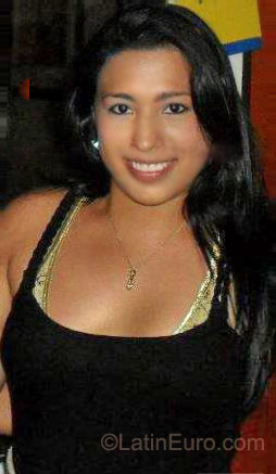 Date this nice looking Colombia girl Tatiana from Cali CO8374