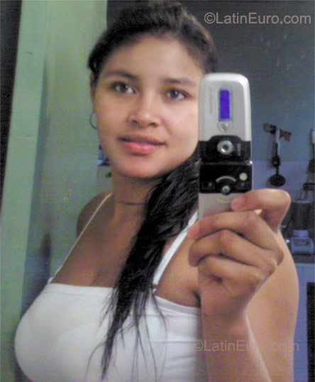 Date this hot Colombia girl Leidy from Manizales CO8383
